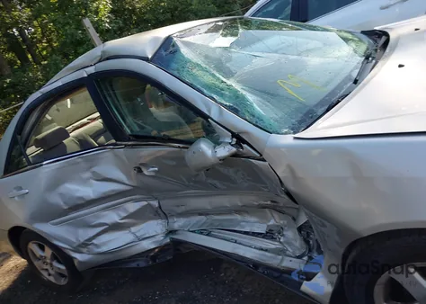 2003 Toyota Camry Le from USA, damaged, VIN 4T1BE32K83U237242